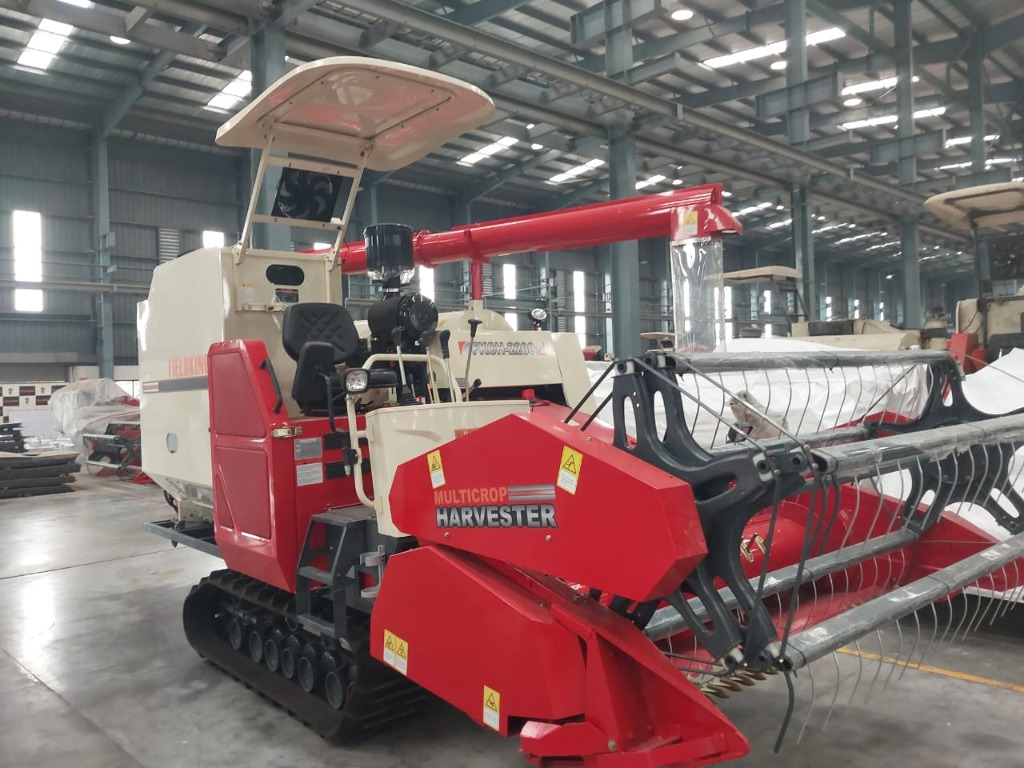 Suntraaders Multicrop Harvester - Cabin and Reel perspective